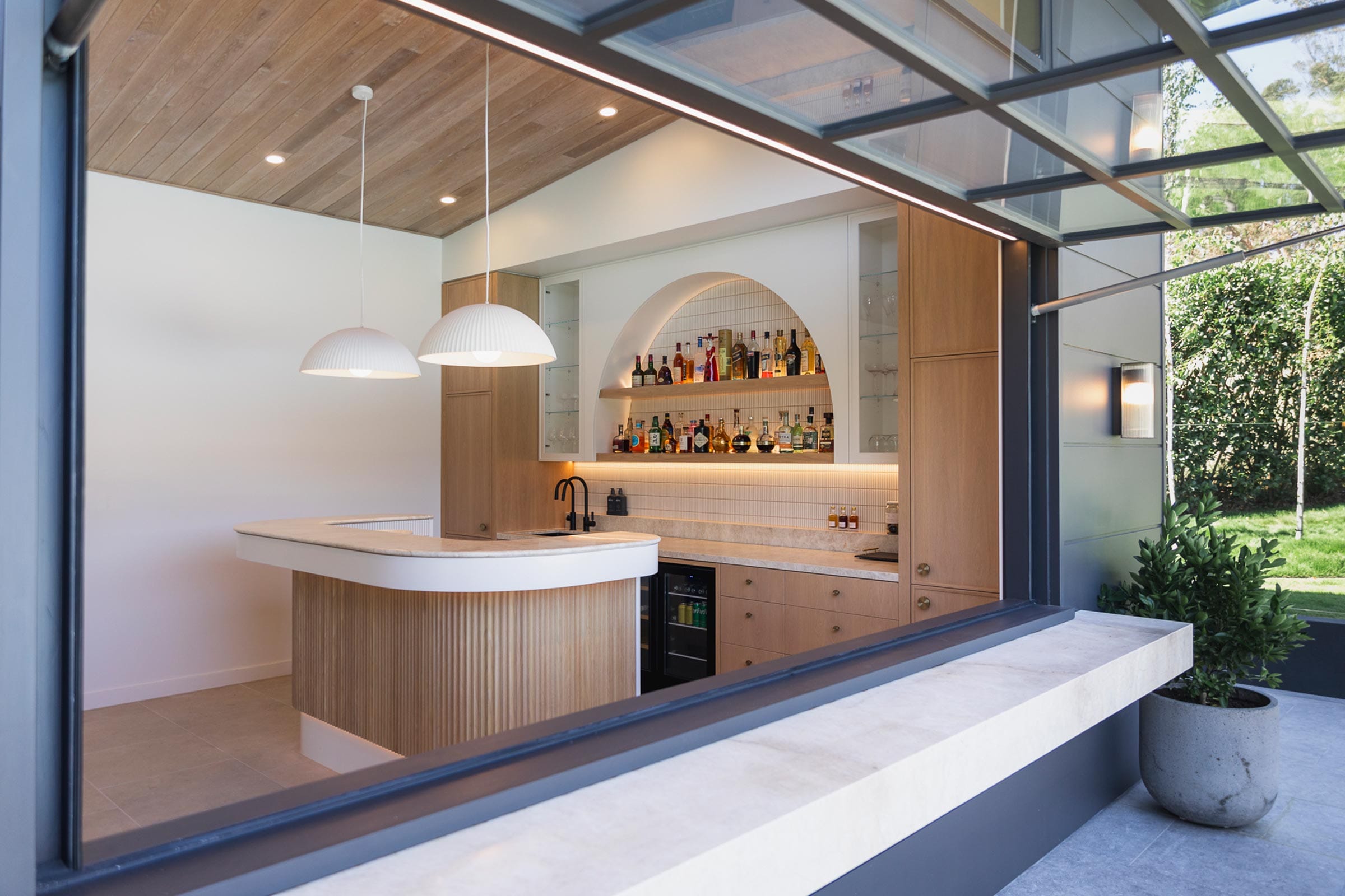 Project Range (Mittagong, Southern Highlands, NSW) - pool house kitchen/bar